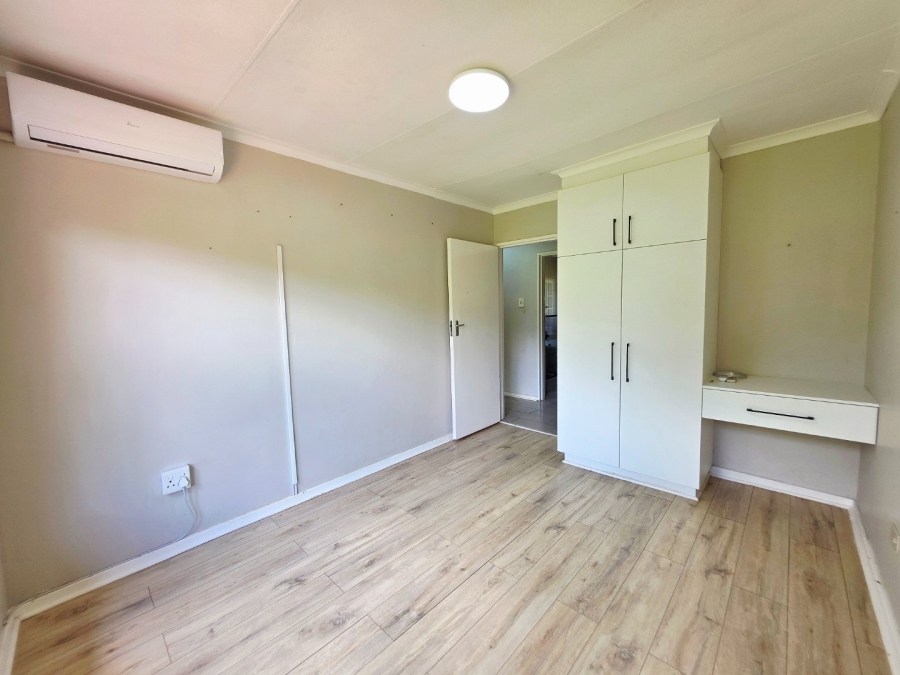 5 Bedroom Property for Sale in Pellissier Free State